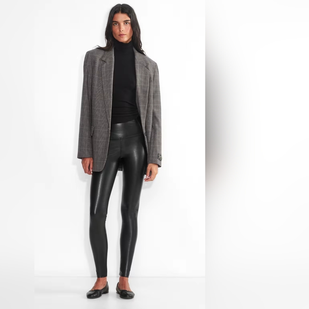 NWT Wilfred Daria Faux Leather High Waisted Leggings Size Medium Black